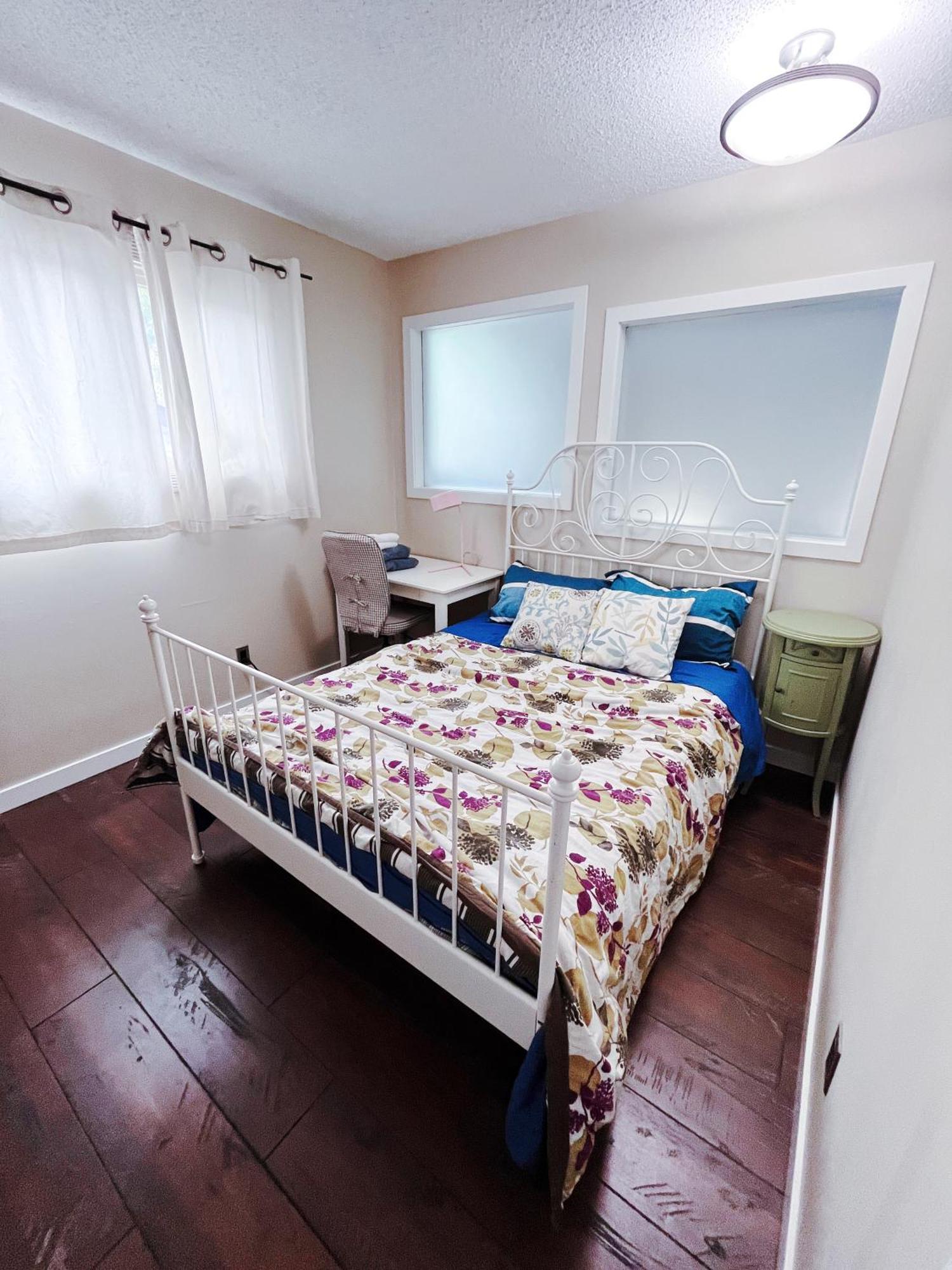 YYC Gorgeous House&30 Second Bus Station Close C-Train& Free Parking מראה חיצוני תמונה